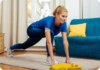 Woman wearing a FreeStyle Libre 2 Sensor