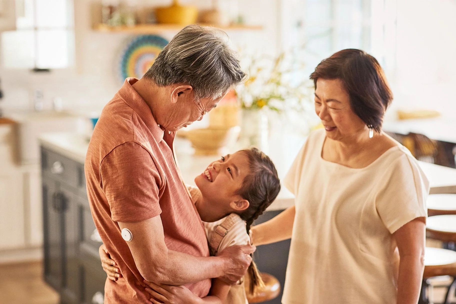 FreeStyleリブレは、血糖の推移や変動パターンを簡単に知ることができるグルコース測定器です。