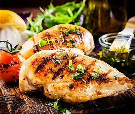 Grilled chicken, a lean protein commonly included in diabetes-friendly meals.