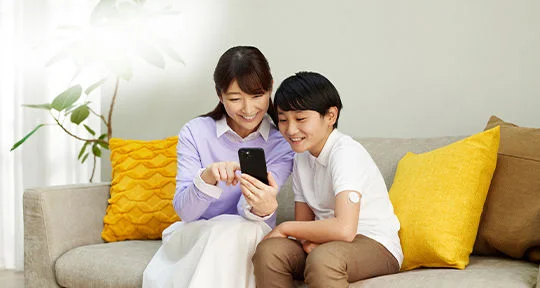 リブレViewは「行動に結びつく分かりやすいレポート」を提供し、医療従事者と患者さんをつなぐデータ管理システムで、より良い糖尿病の自己管理をサポートします