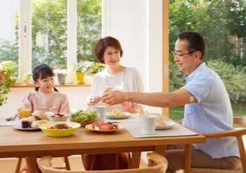 糖尿病のさまざまな合併症を防ぐため、血糖値がどのように変動しているか、つまり「血糖トレンド」に注目することが重要とされています。血糖トレンドについて詳しくみることができると、下記のような点に関し、ご自身の状態が確認しやすくなります。