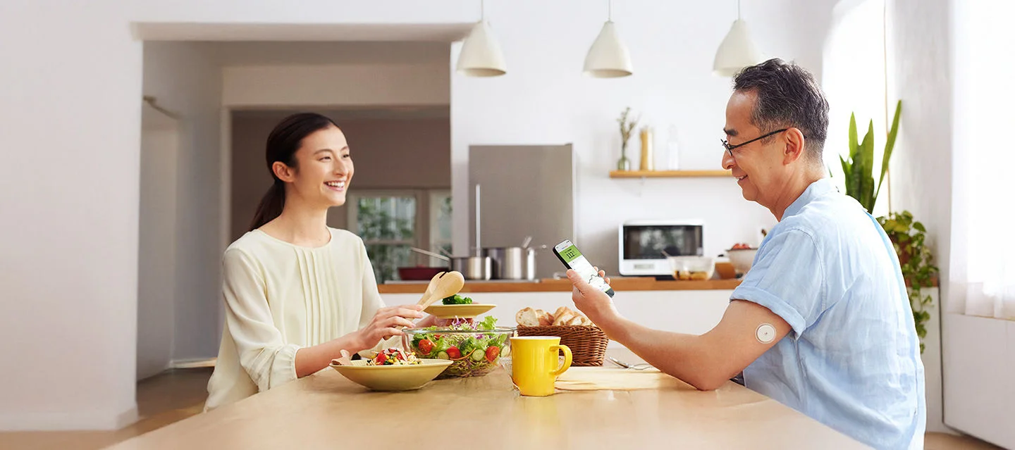 FreeStyleリブレファミリーは、血糖変動を見える化し、糖尿病の自己管理をサポートします