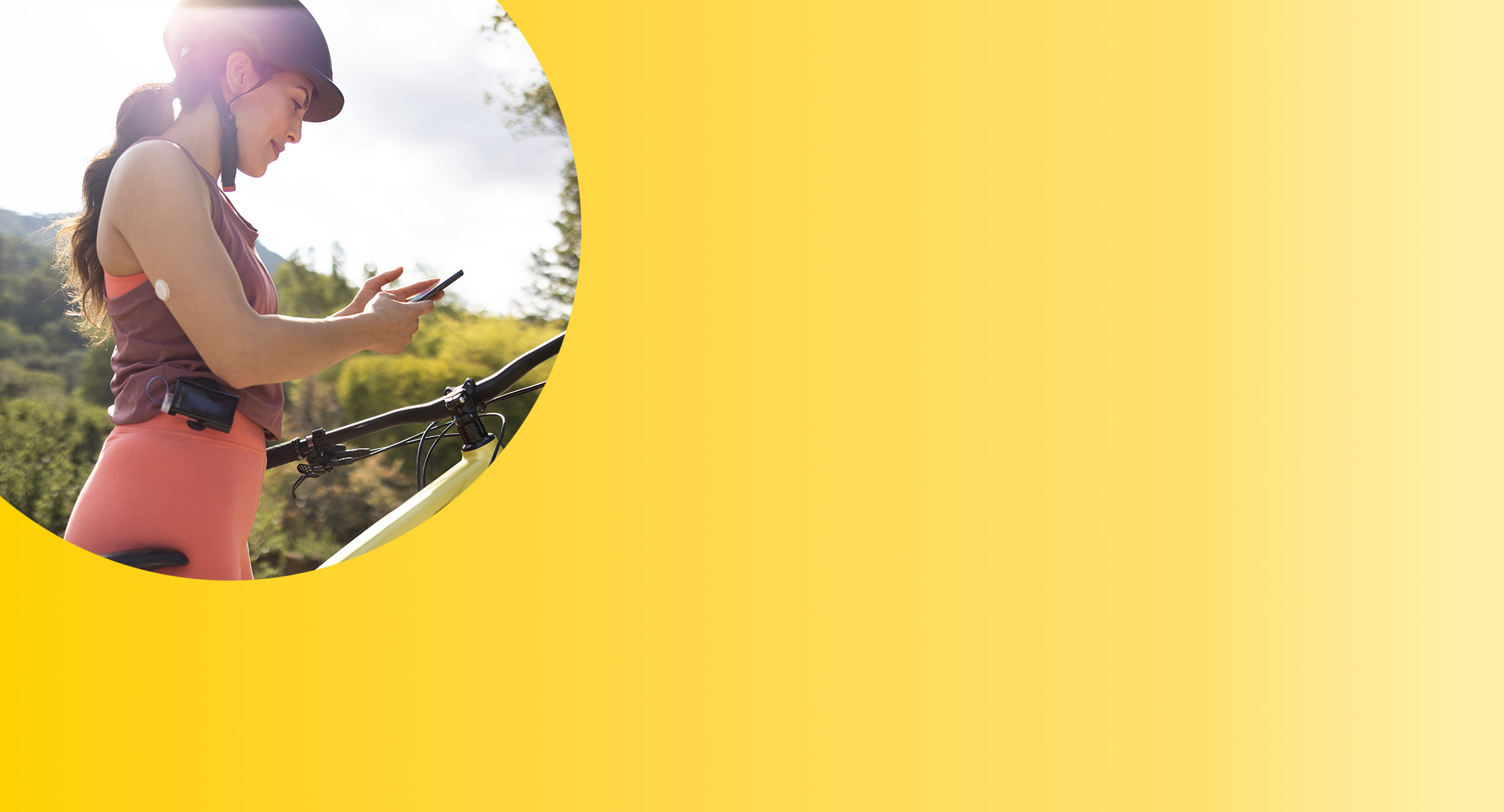 Woman using the FreeStyle Libre 3 system with her Ypsomed Pump