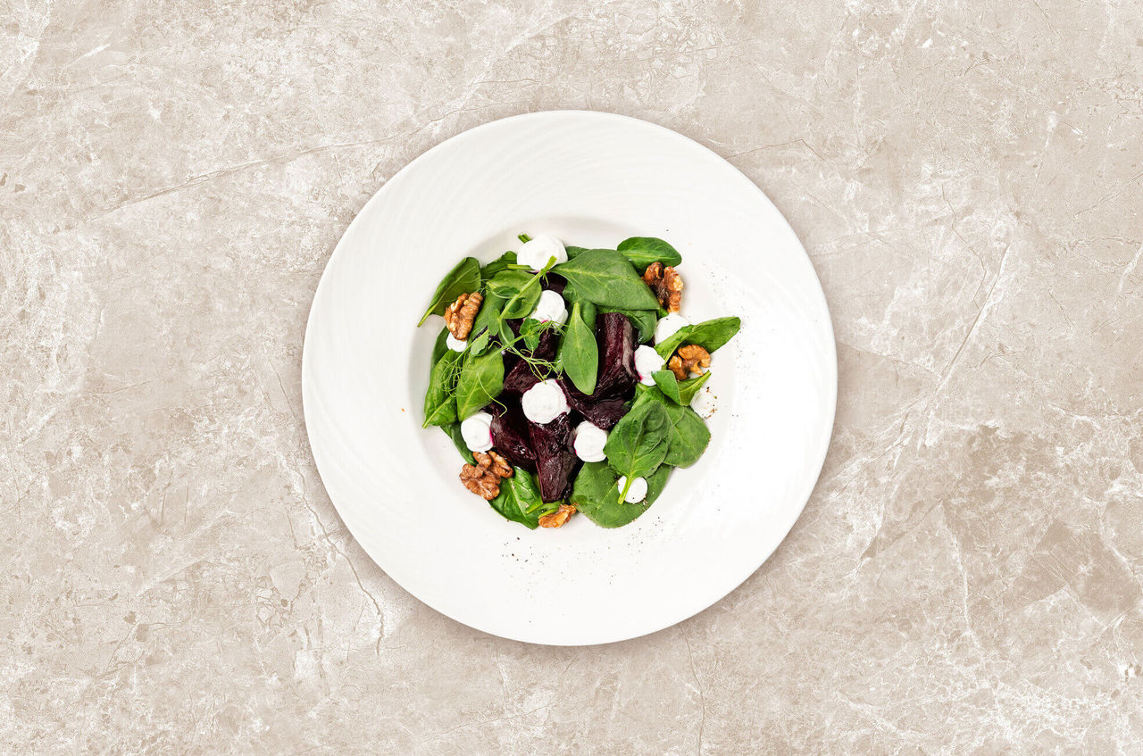 Salade de betteraves, chèvre et noix