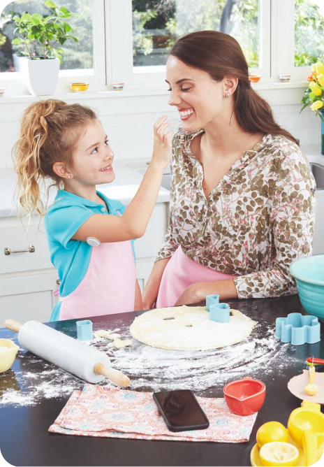 Mother and daughter with sensor baking