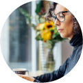 Woman using FreeStyle Libre app