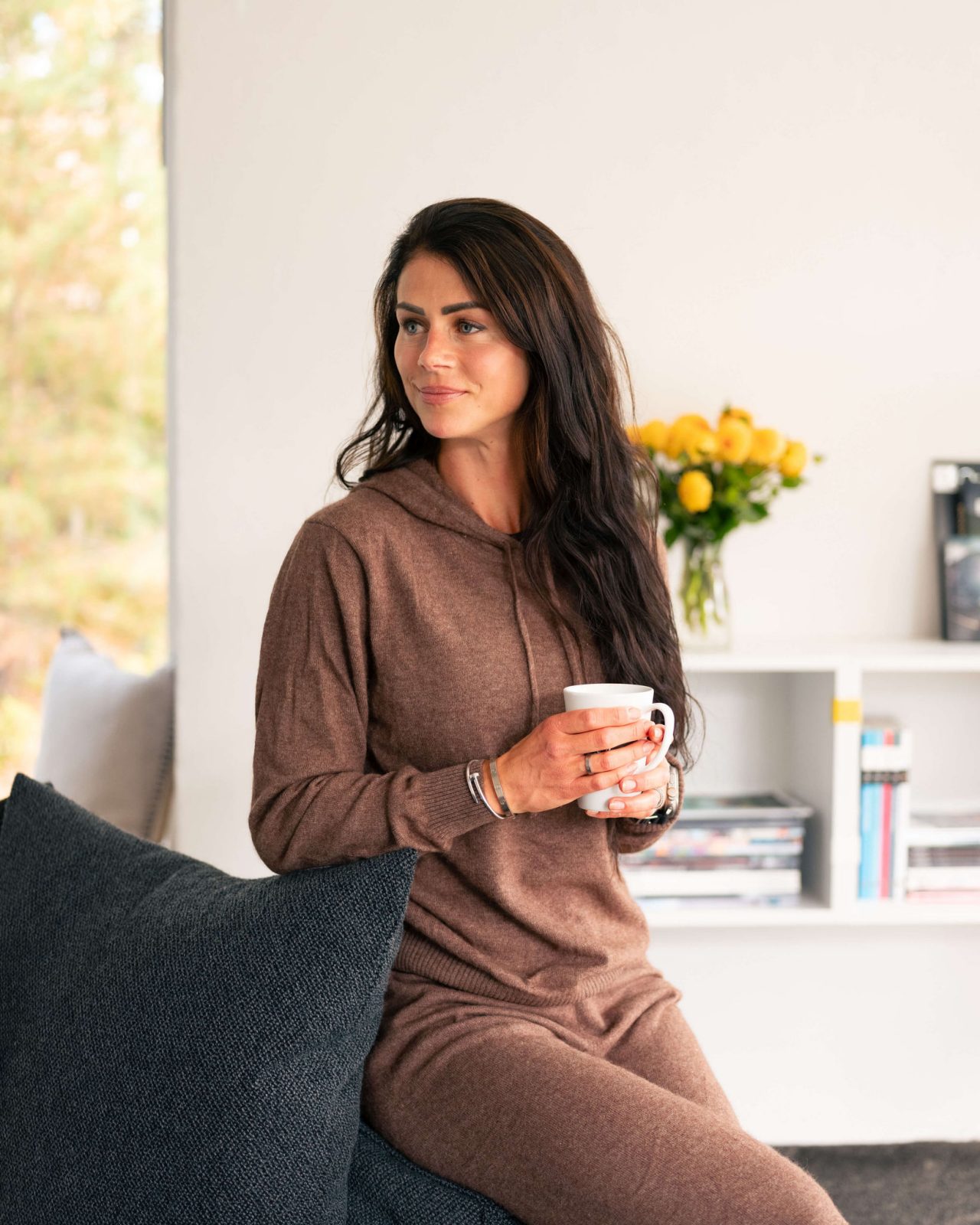 NAthalie portrett på sofaen