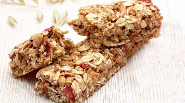 Baton owsiany z jogurtem