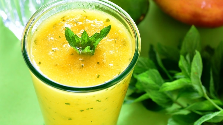 Smoothie jaglane z ogórkiem i mango