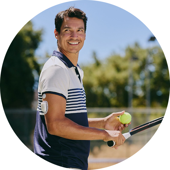 man wearing  FSL3 Plus sensor and OP5 AID playing tennis